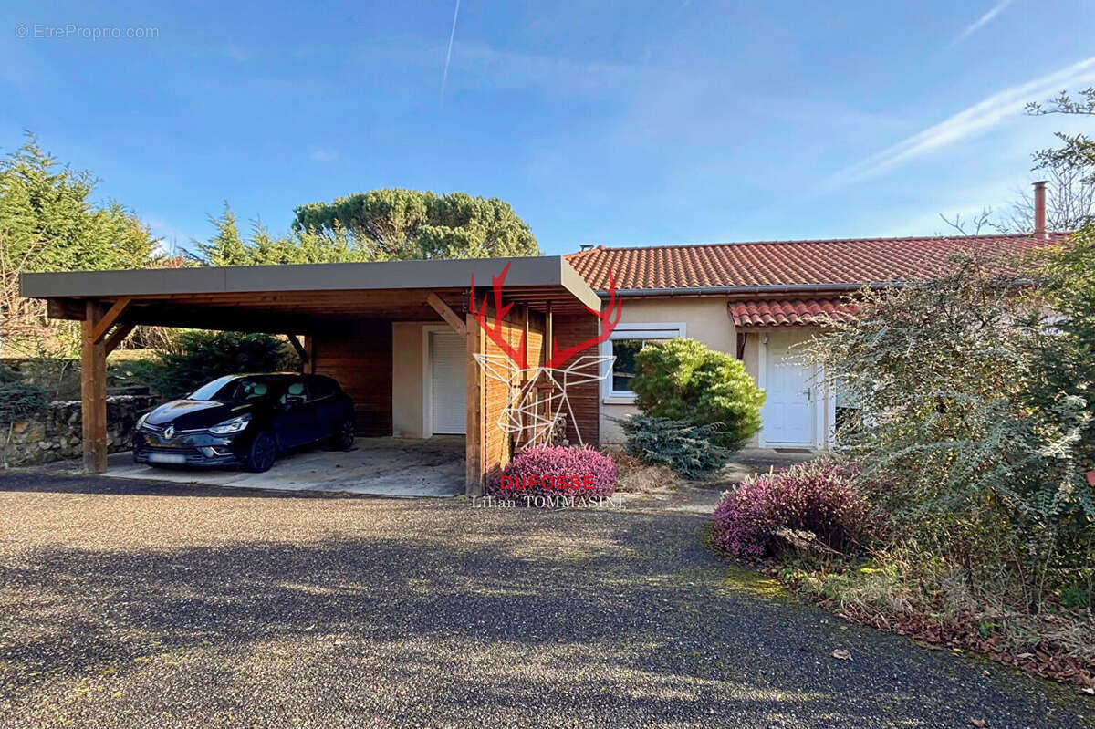 Maison à LA TOUR-DE-SALVAGNY