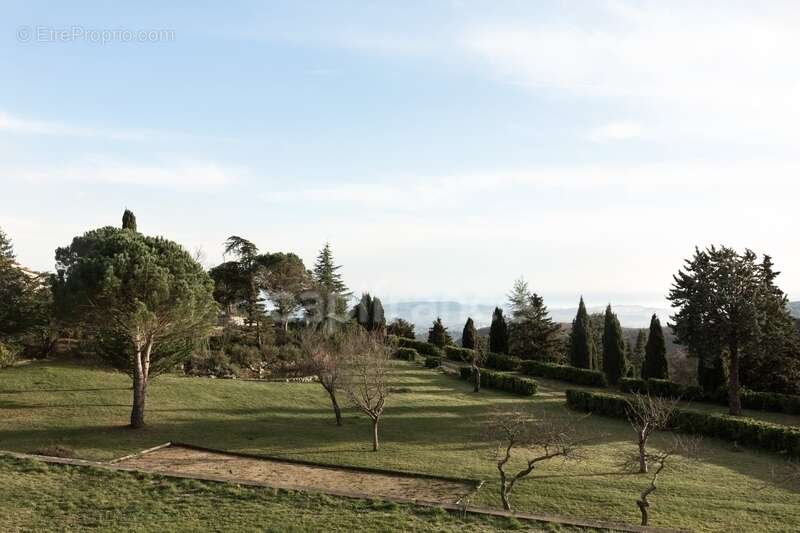 Propriete à vendre 6 pièces GOURDON (06), vue mer, jardin de 6000 m², garage - photo 10