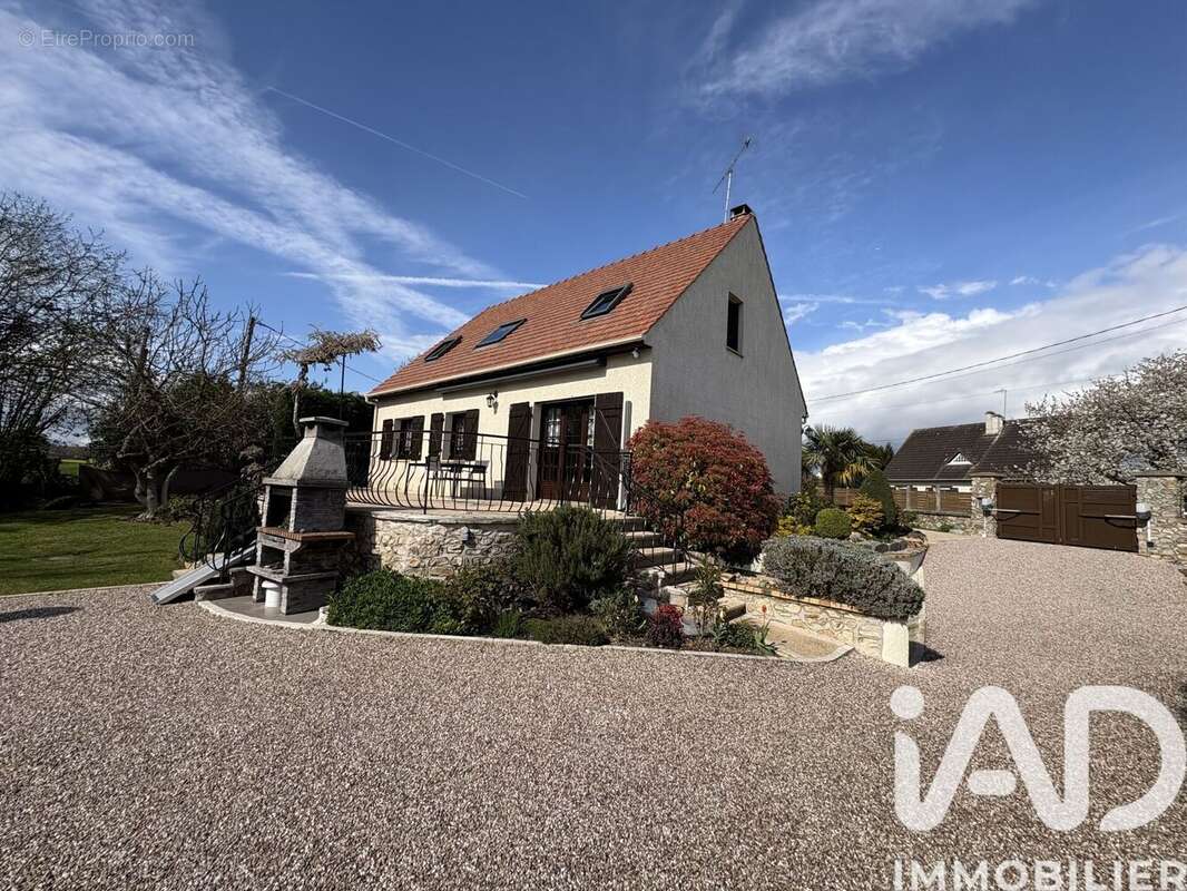 Photo 2 - Maison à SAINT-FARGEAU-PONTHIERRY