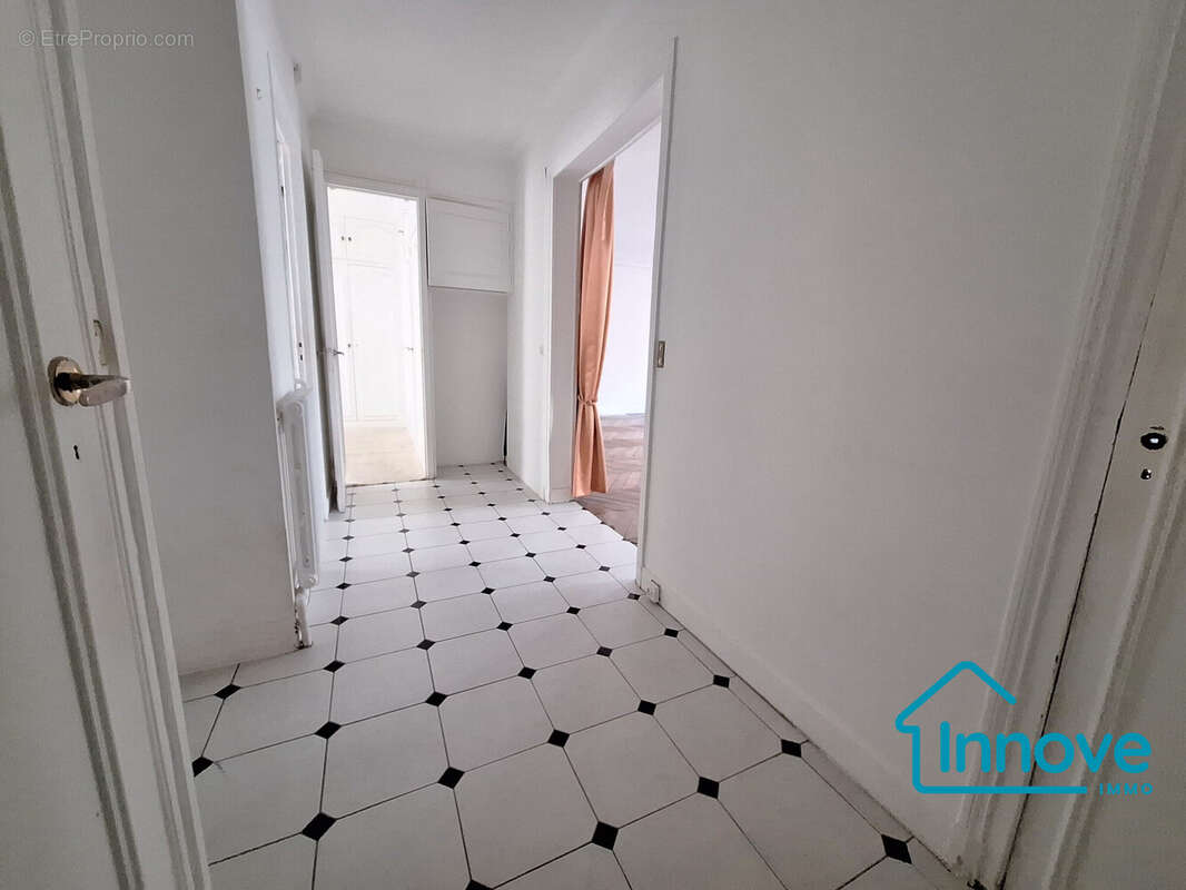 Appartement à NEUILLY-SUR-SEINE