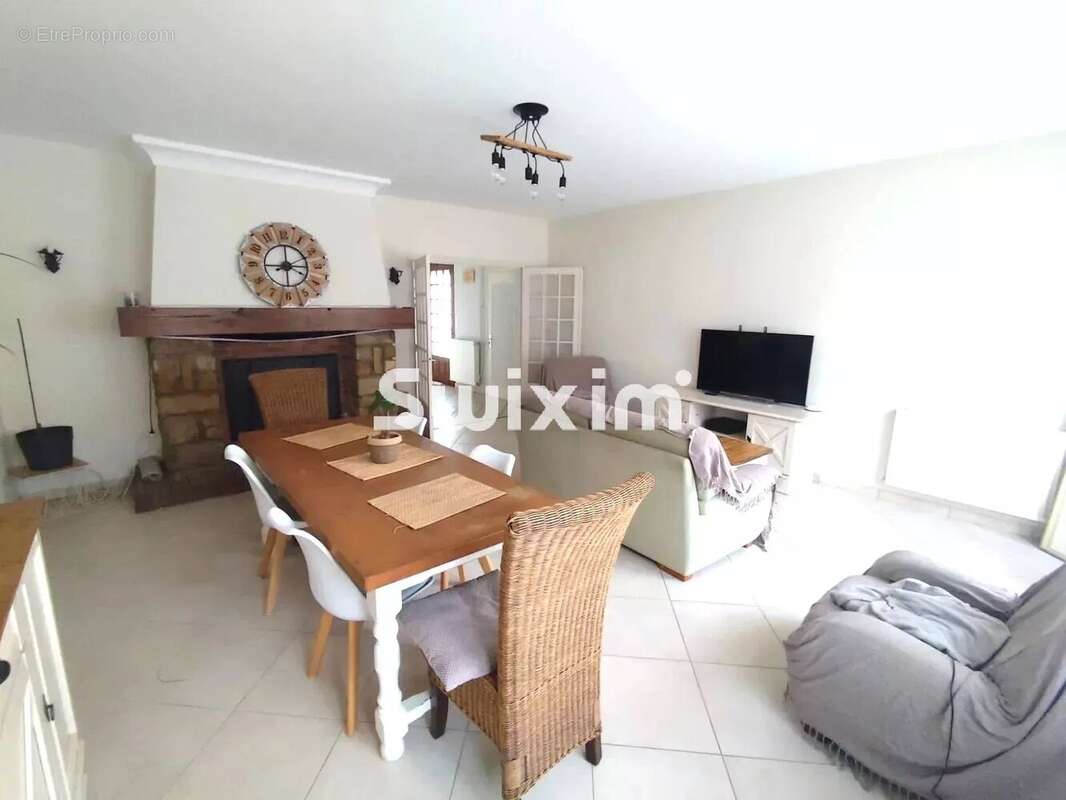 Maison à COMMENAILLES