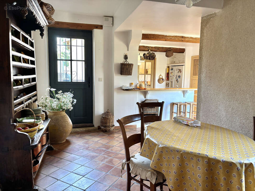 Maison à UCHAUX