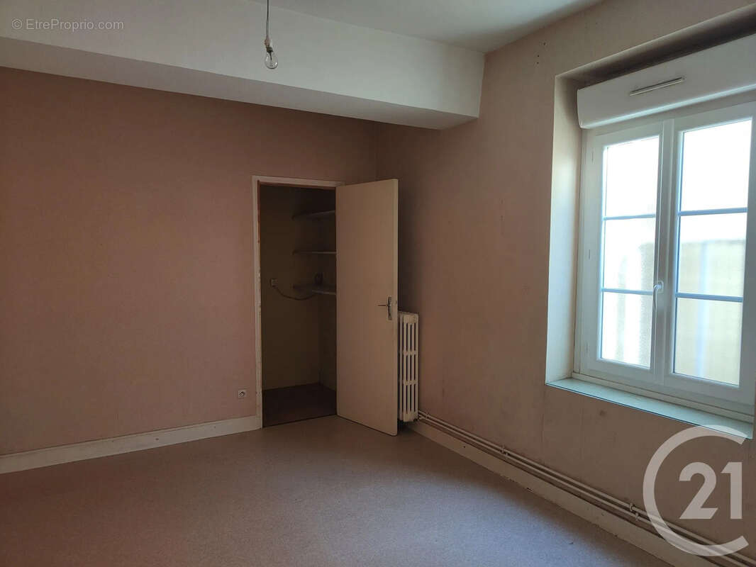 Appartement 82 m² à Cosne-Cours-Sur-Loire  - photo 8