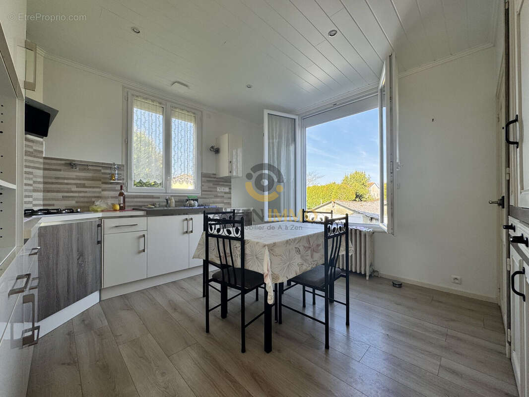 Maison à SECONDIGNY