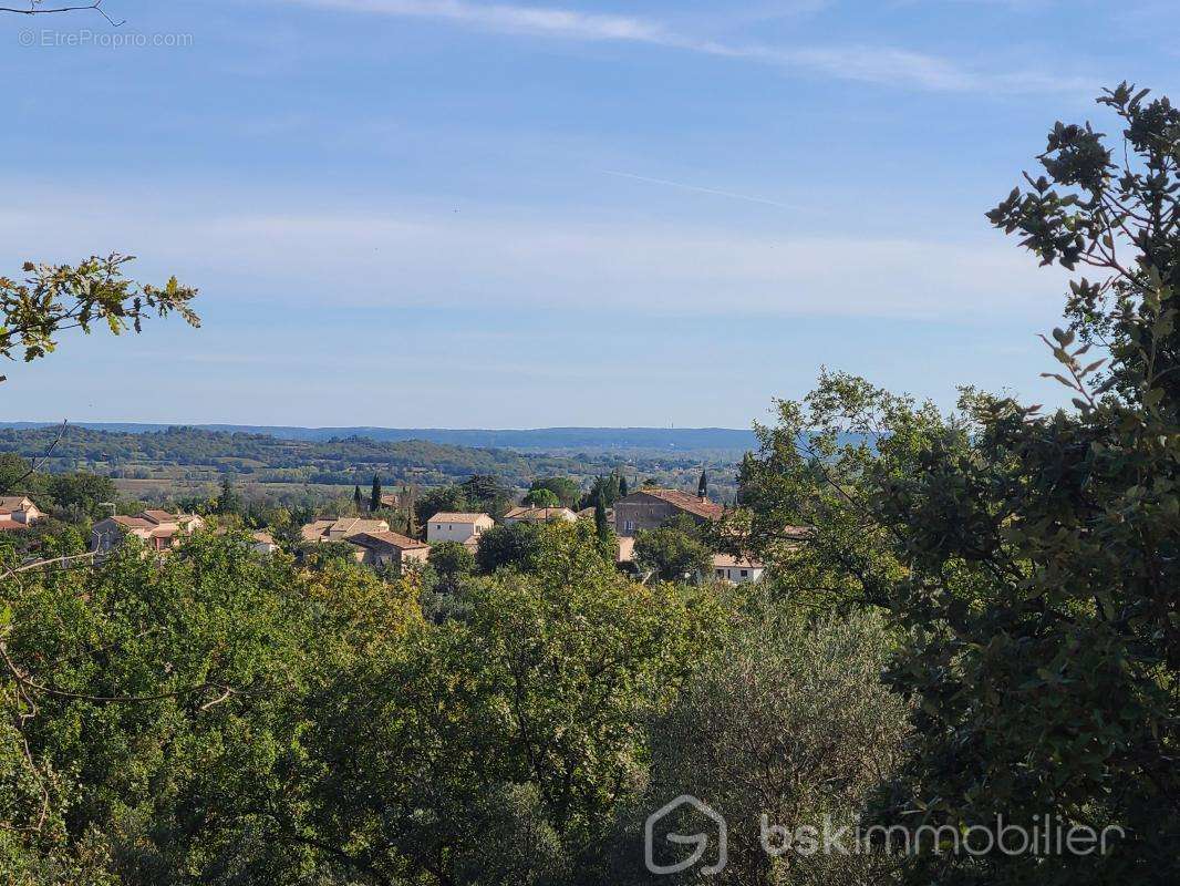 Terrain à CRUVIERS-LASCOURS