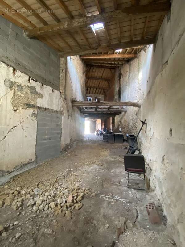Grange de 100 m² au sol, cœur d'Aurignac - photo 2
