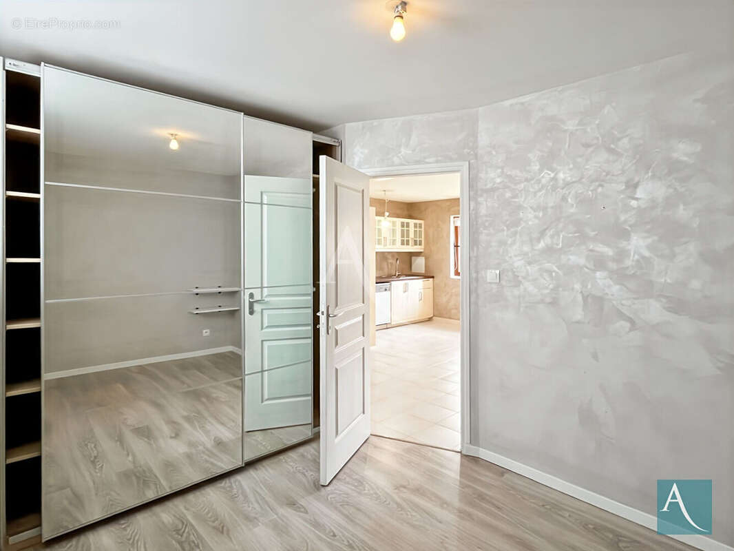 Appartement à BRIERES-LES-SCELLES