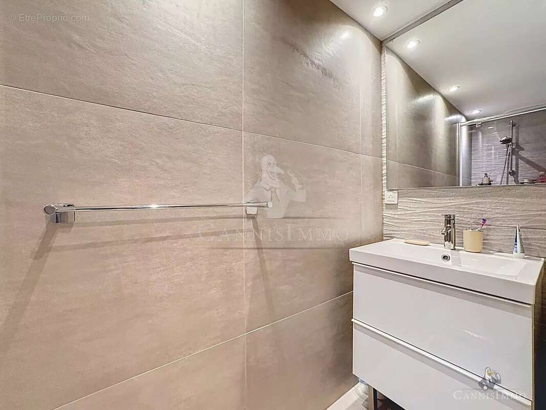 Appartement à AURIBEAU-SUR-SIAGNE