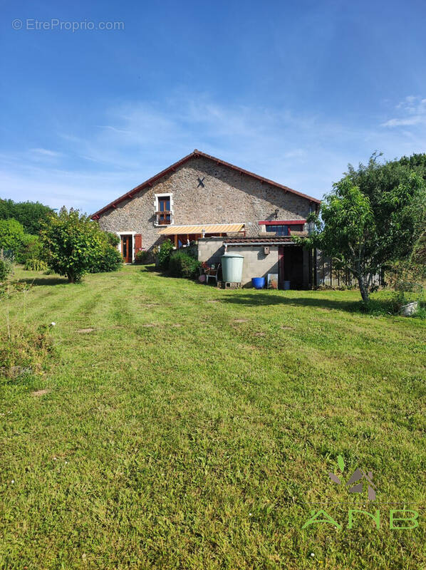 Maison à BUSSEROLLES