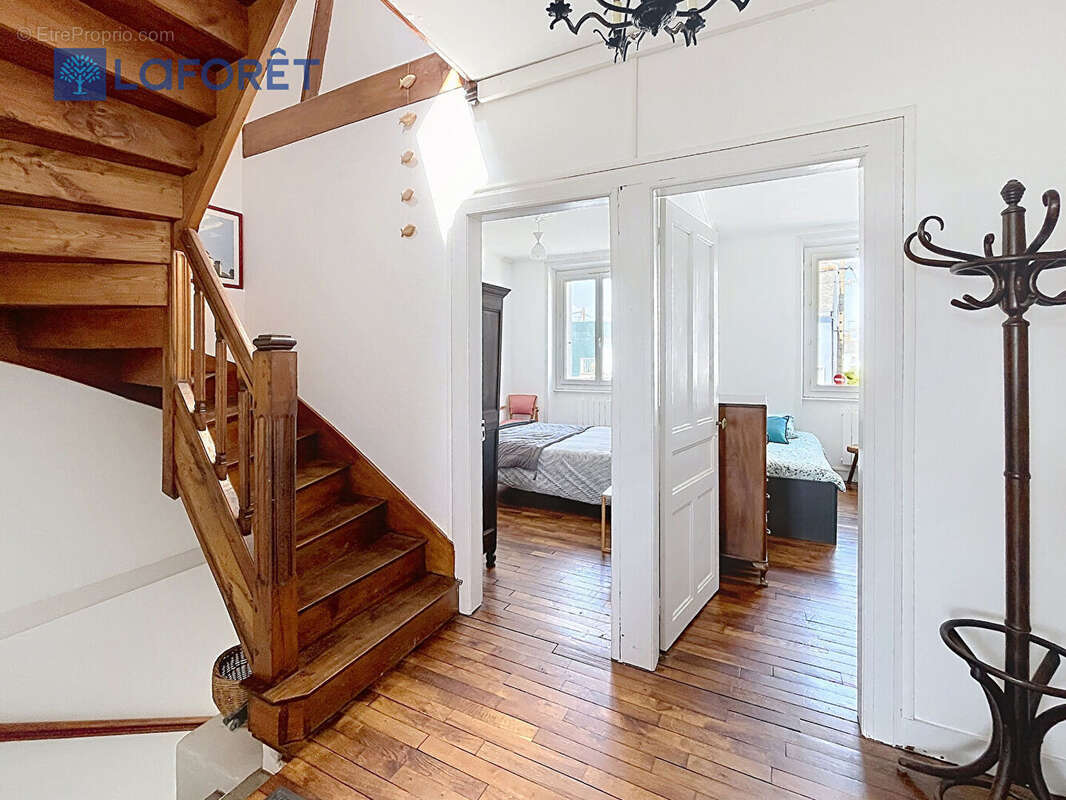 Immeuble Riantec commerce et duplex - photo 4