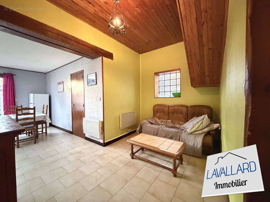 Maison à SAINT-LEGER-LES-DOMART