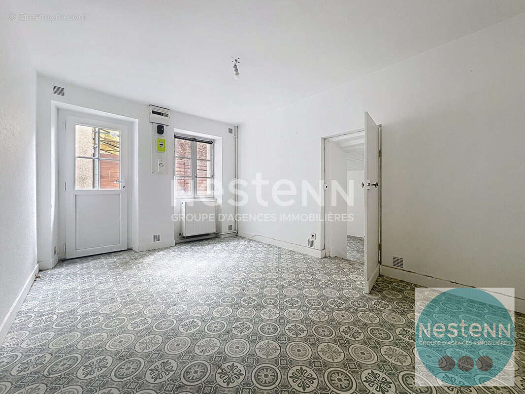 Maison à vendre à Cheverny - 2 chambres, terrain de 392 m², dépendances, centre-bourg - photo 3