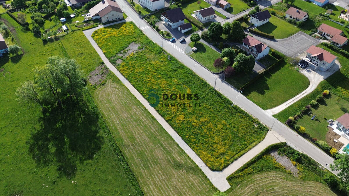 Terrain à DOMPREL