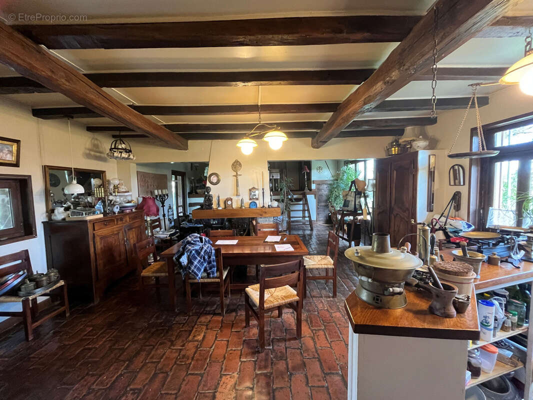 Maison à LA CHAPELLE-THECLE