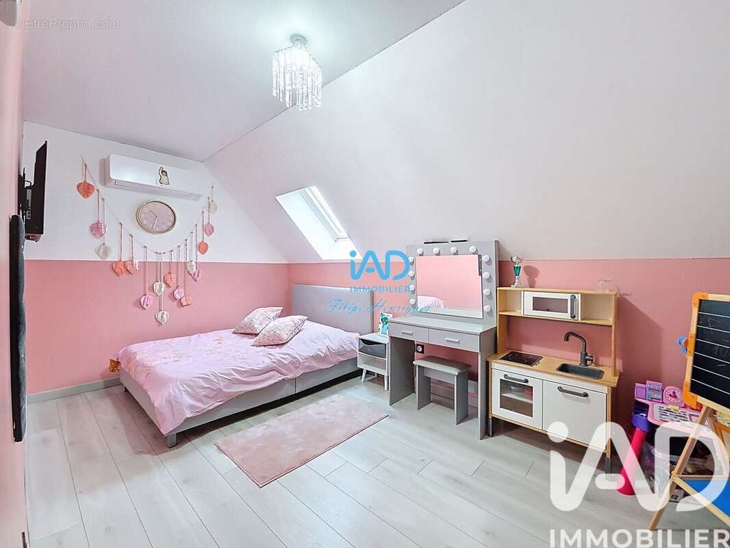 Maison 91 m² à Jouy-Le-Chatel  - photo 7