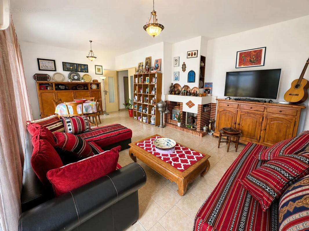 Appartement à MARSEILLE-4E
