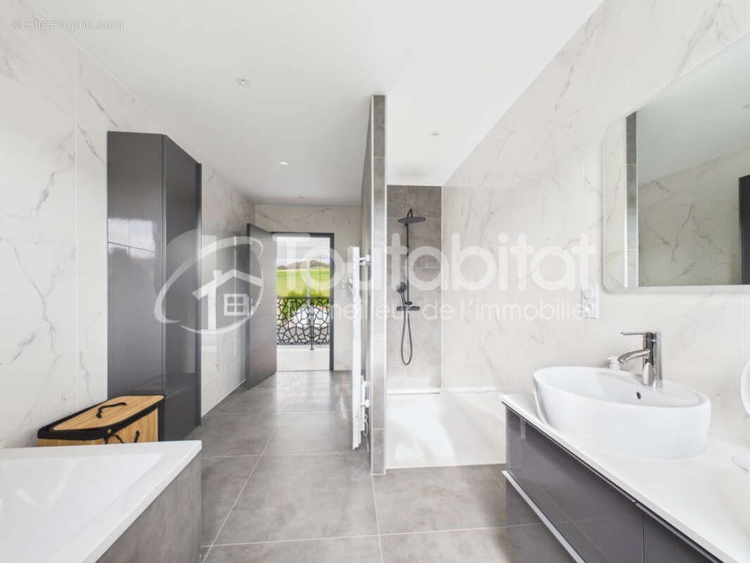 Maison à CHARLEVILLE-MEZIERES