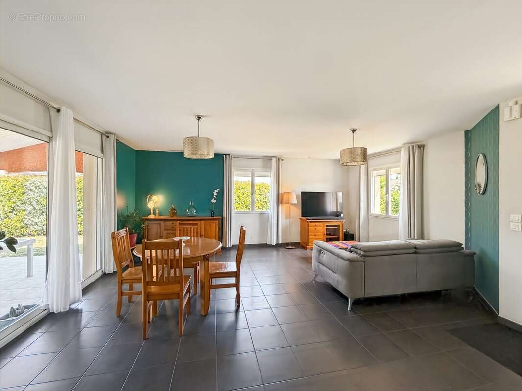 Maison 128 m² à Eaunes  - photo 4