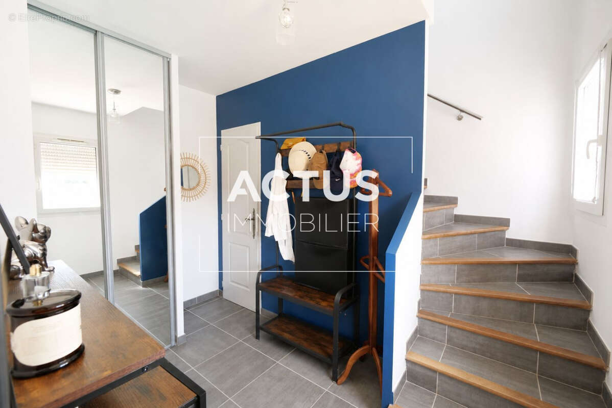 Maison 92 m² à Salon-De-Provence  - photo 9