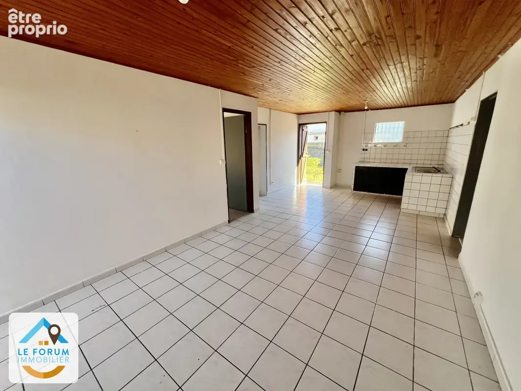 Saint joseph 97480 - maison f3 à rafraîchir - terrain plat et piscinable - photo 2