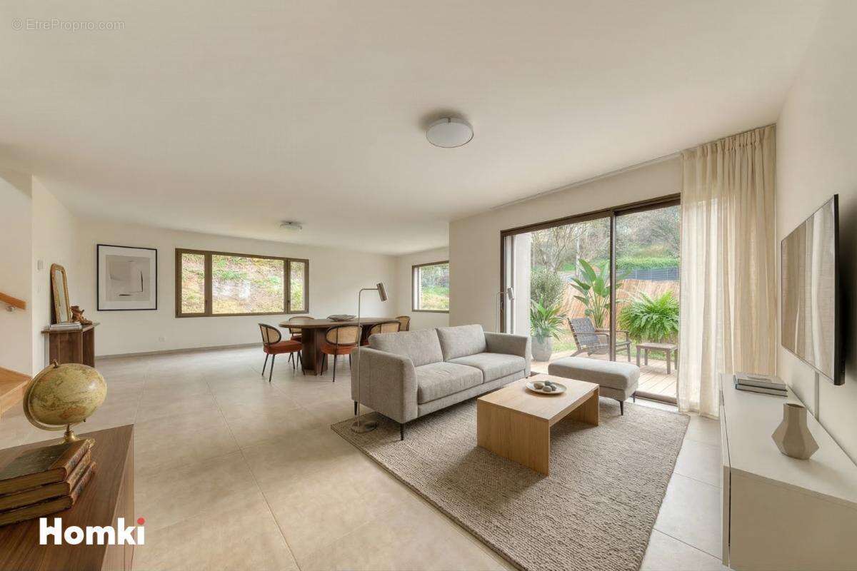 Maison à SAINTE-FOY-LES-LYON