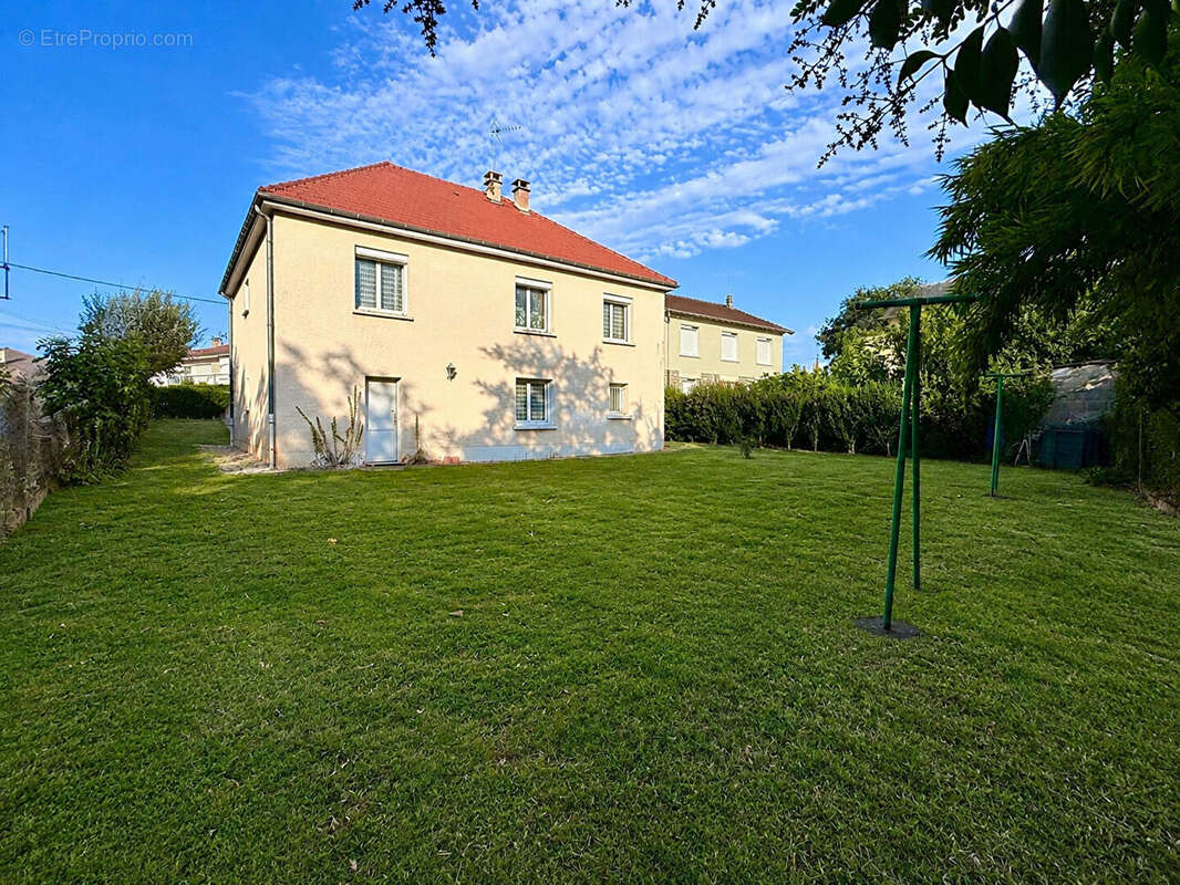 Malemort, maison 5 pièces 3 chambres 105m2 avec distribution de plain-pied sur 562m2 de terrain ! - photo 17