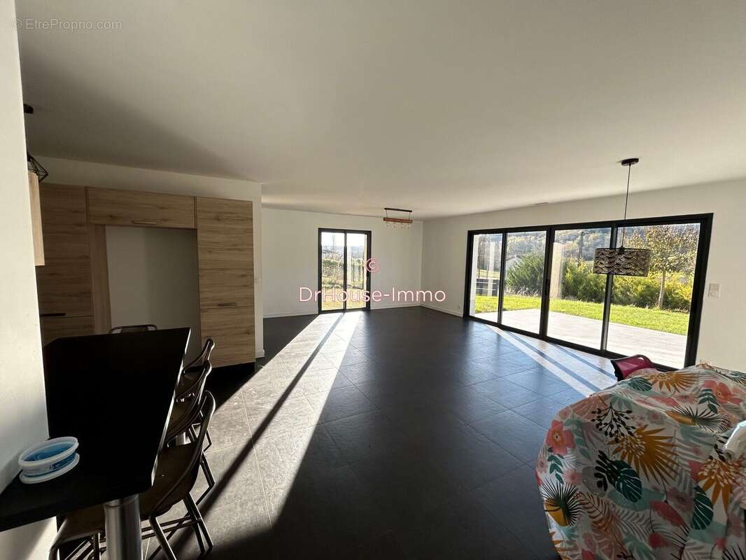 Maison à SAINT-PANTALEON