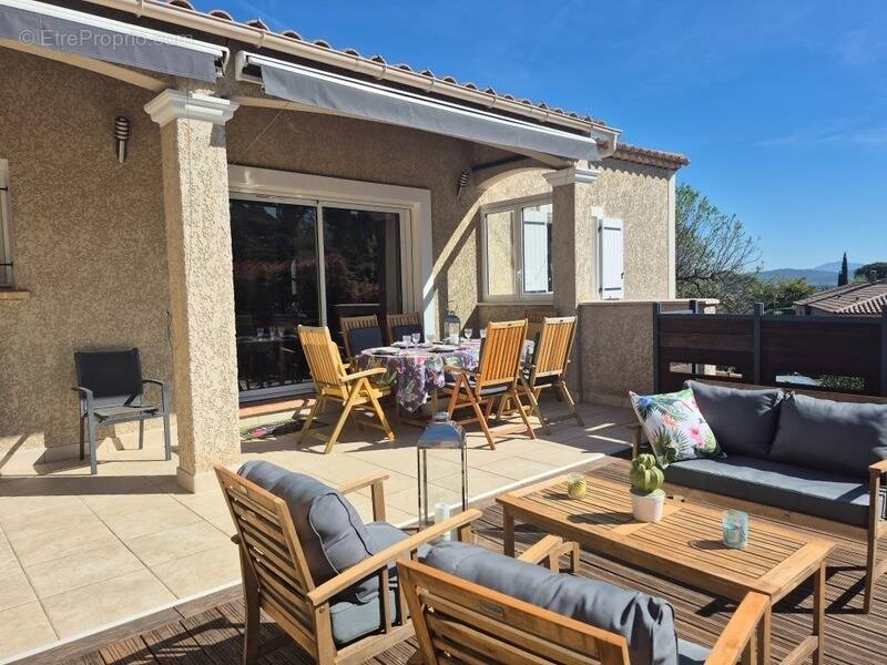 Maison à SOLLIES-VILLE