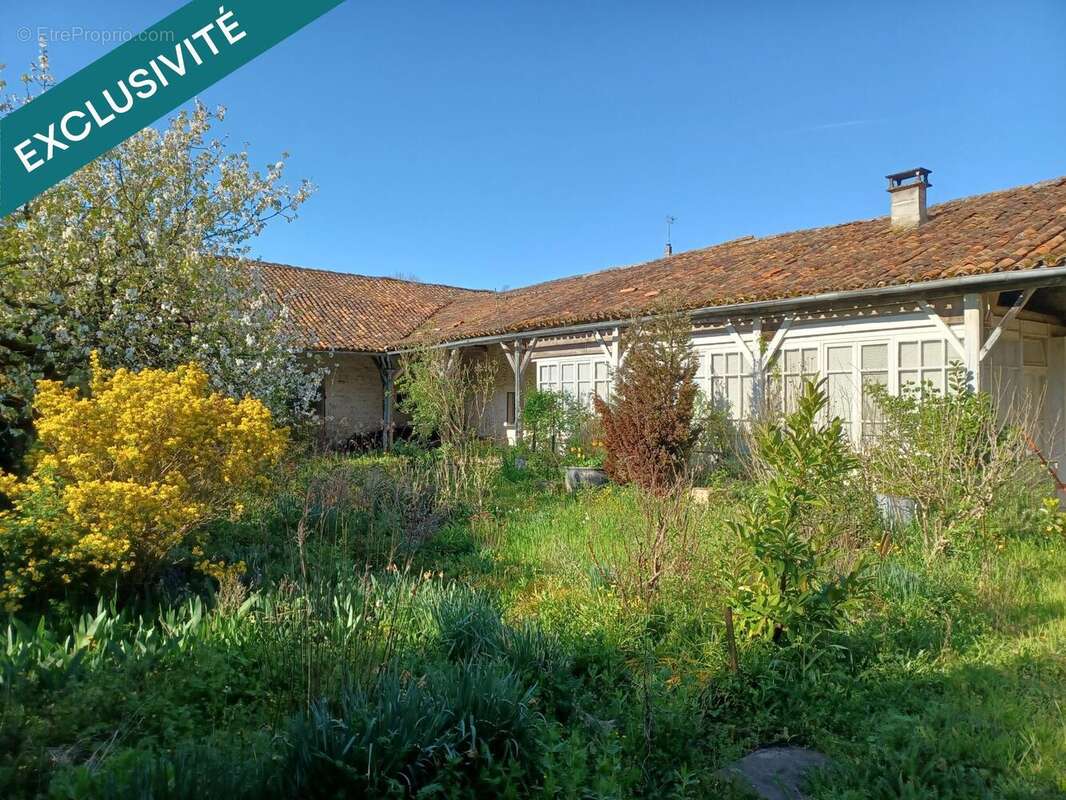 Photo 2 - Appartement à AIGRE