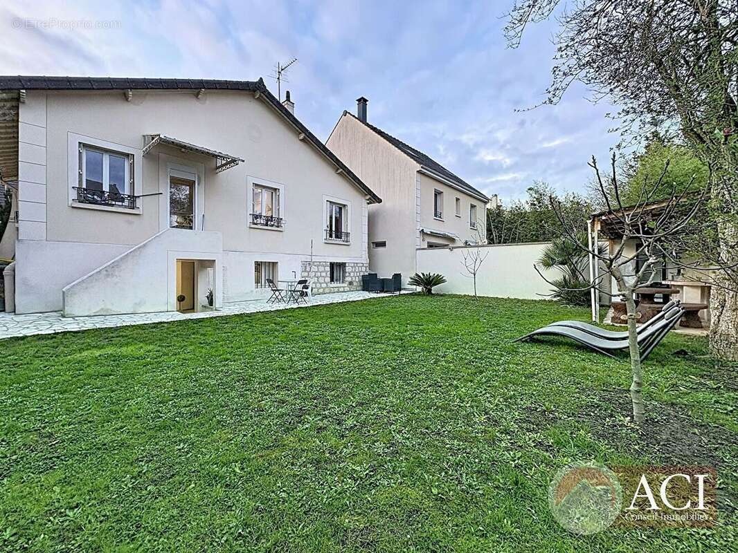 Maison 6 pièces avec jardin - photo 5