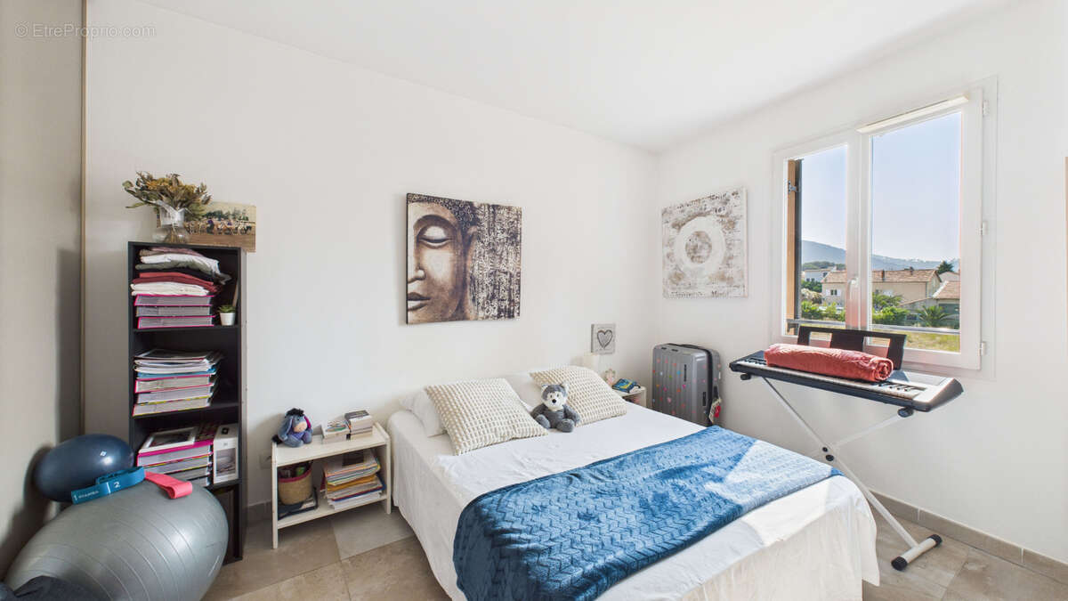 Appartement à CARQUEIRANNE