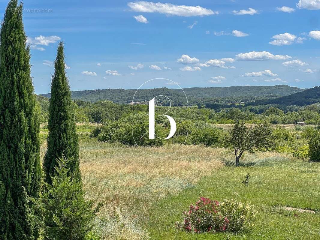 Maison 185 m² à Goudargues  - photo 2