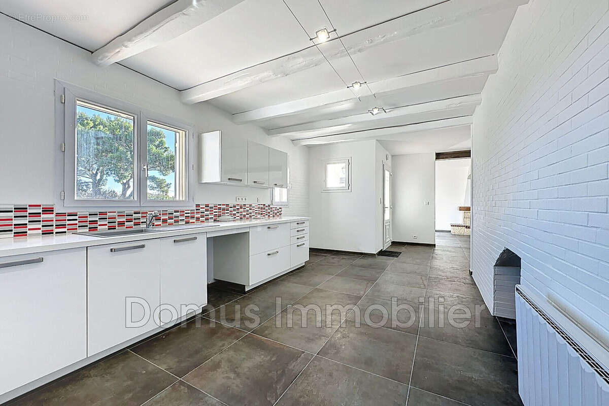 Maison à CHATEAUNEUF-DE-GADAGNE