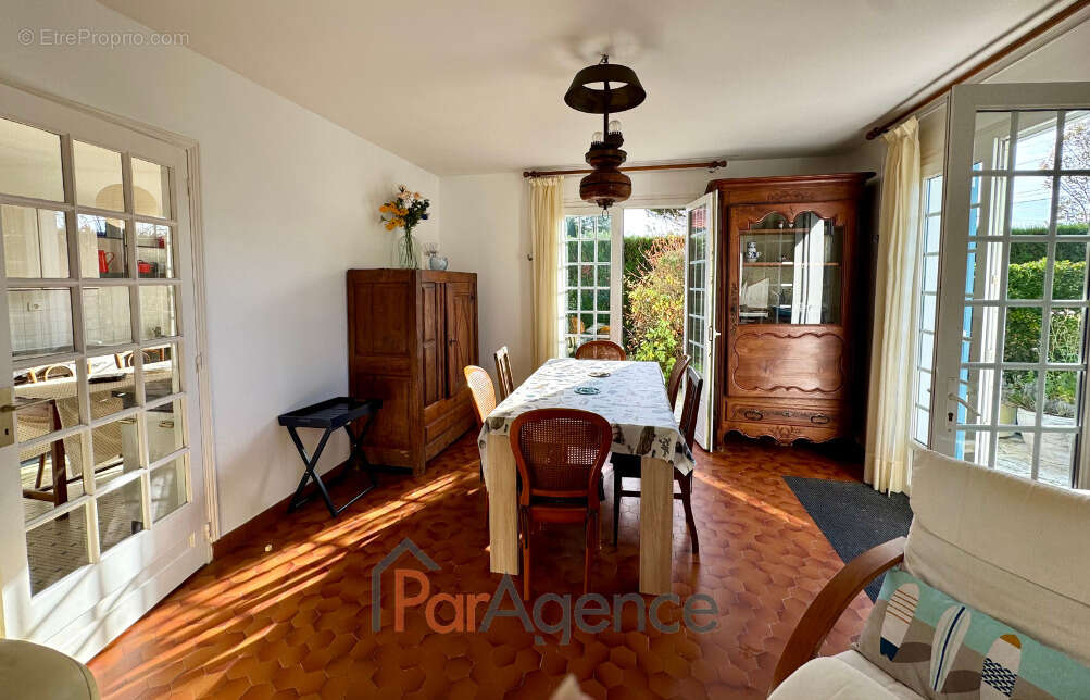 Maison à VAUX-SUR-MER