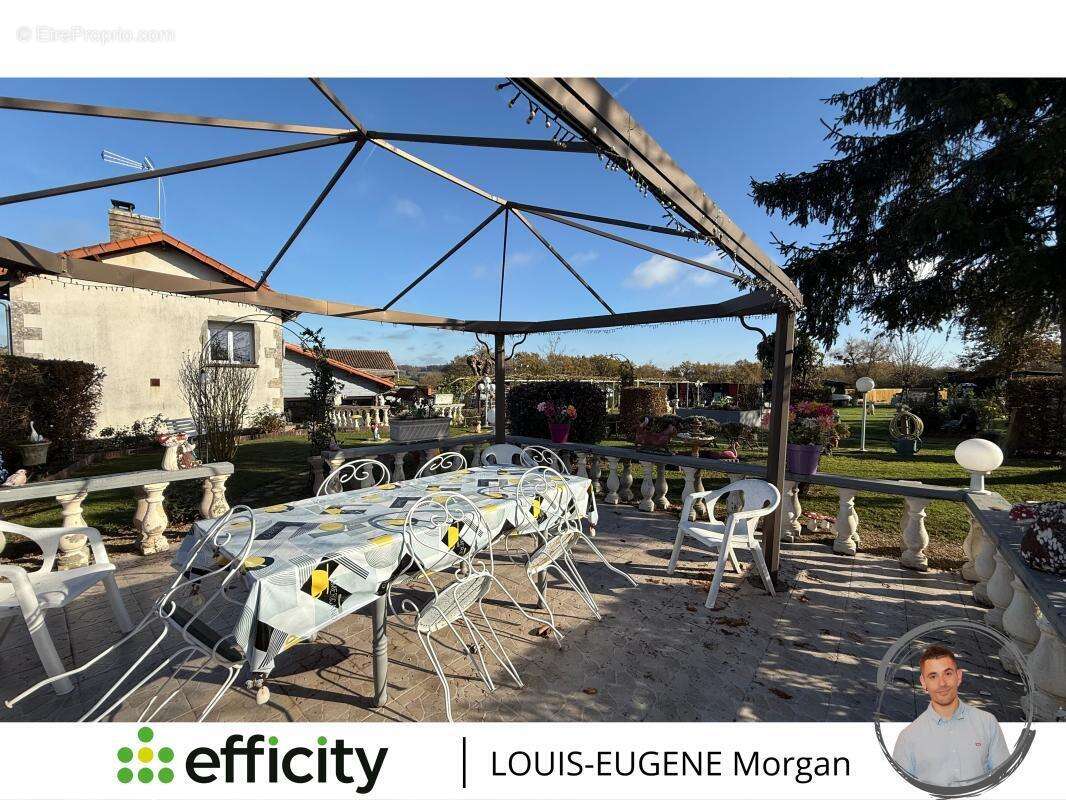 Maison à AVAILLES-LIMOUZINE