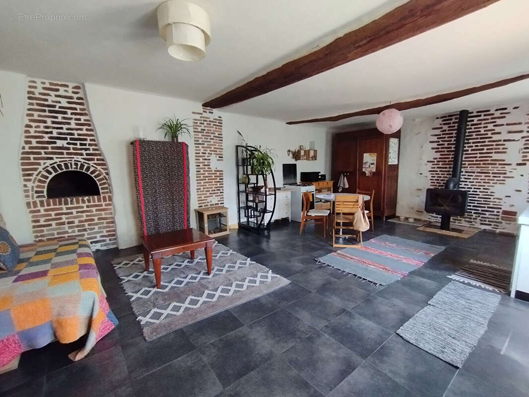 Maison à LA VILLE-AUX-CLERCS