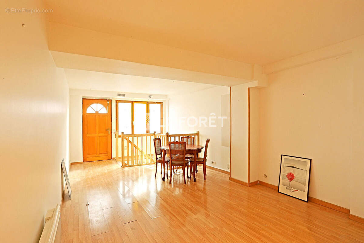 Appartement à PARIS-14E