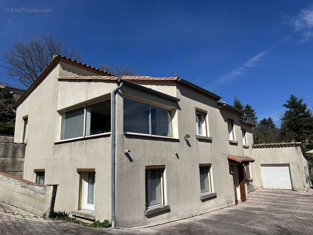 Maison à AVEZE