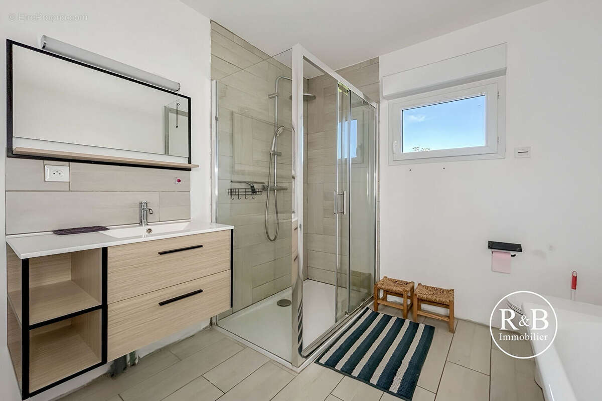 Maison à LES CLAYES-SOUS-BOIS