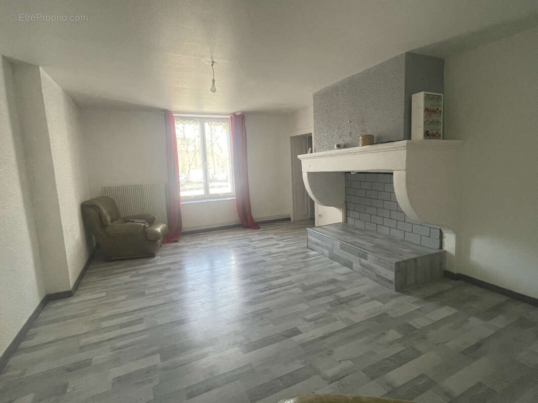 Appartement à VEZELISE
