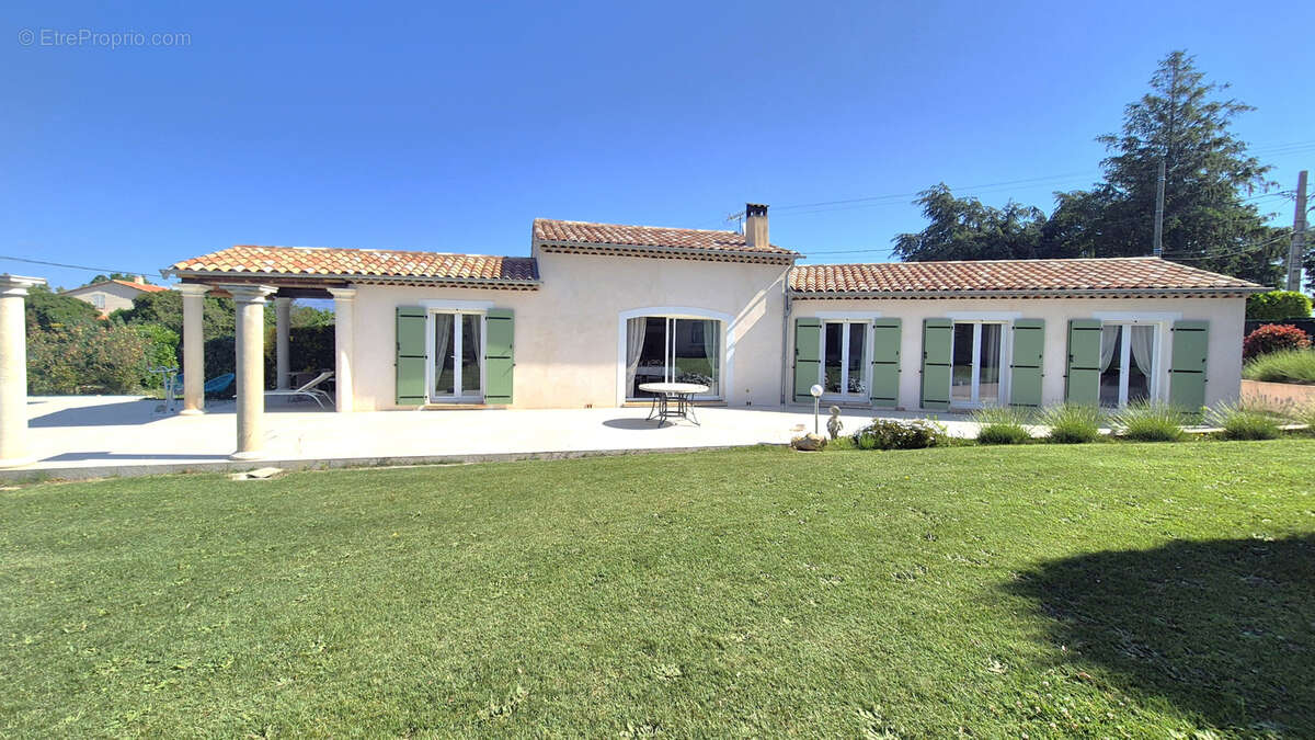 Villa de plain-pied au calme absolu avec piscine, studio indépendant et vaste terrain arboré - photo 19