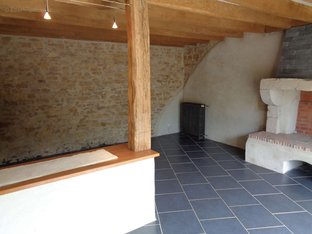Belle longere sur 3 ha de terrain - photo 3