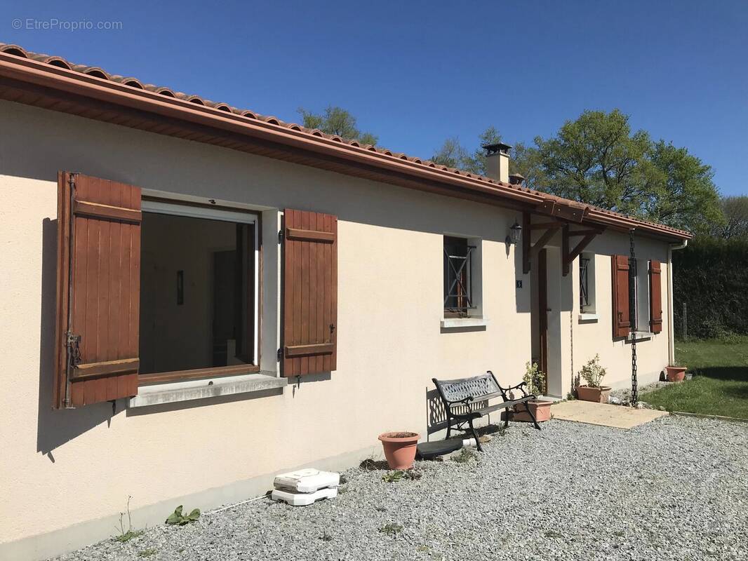 Maison à MAILHAC-SUR-BENAIZE