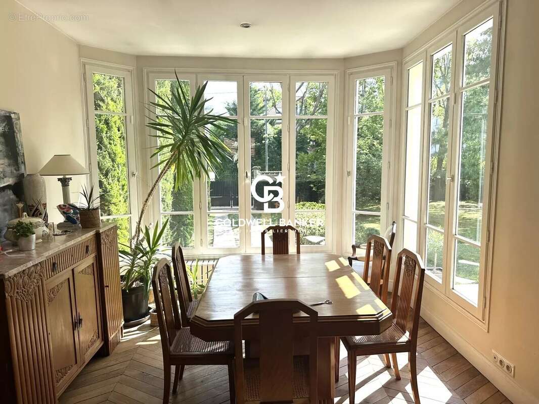 Maison à LE VESINET