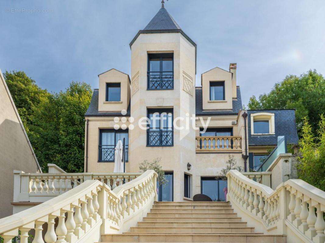 Maison à BRY-SUR-MARNE