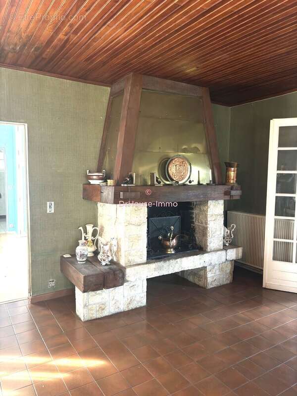 Maison à SAINT-MICHEL-DE-RIEUFRET