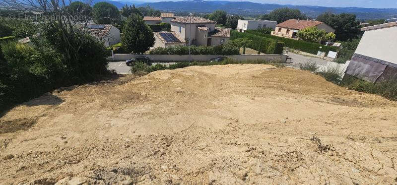 Terrain à ETOILE-SUR-RHONE