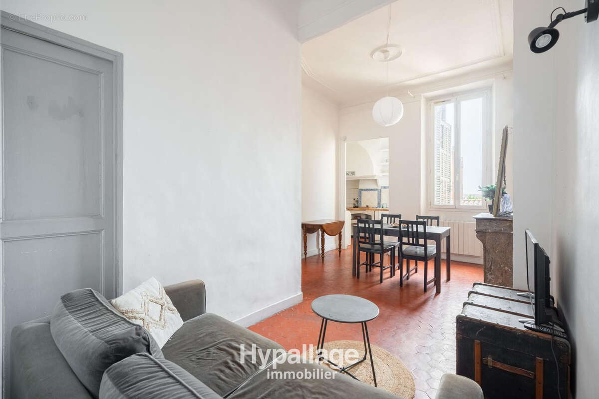 Vend type 3 balcon lumineux cave ancien 13001 Marseille - photo 5