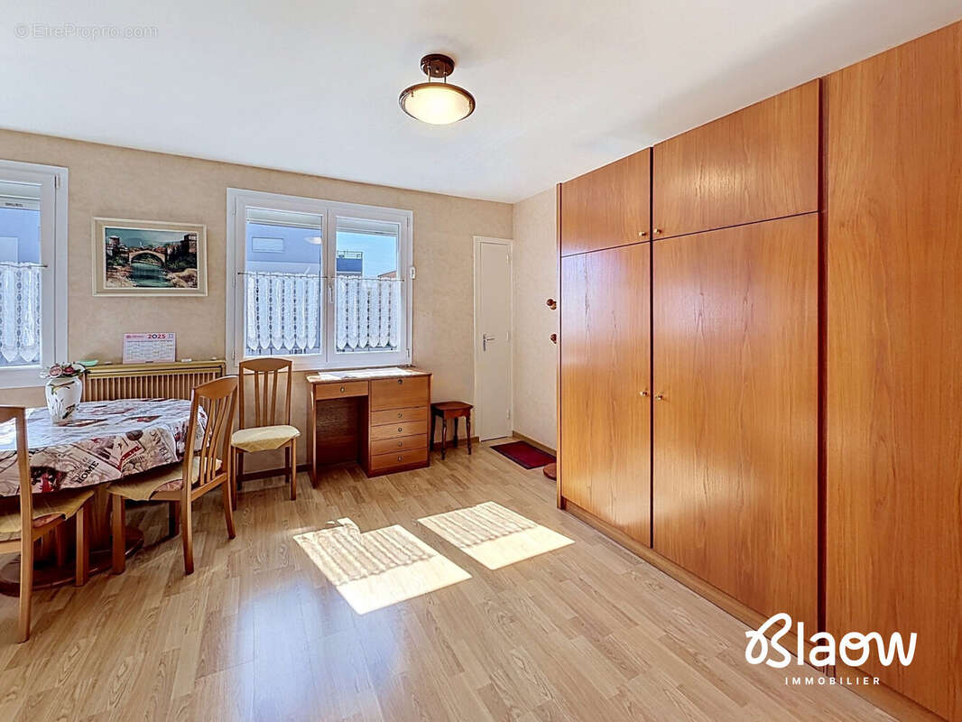Appartement à MEYZIEU