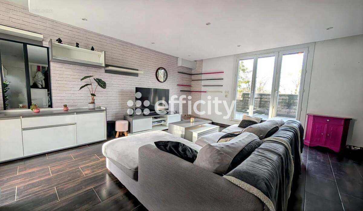Appartement à LOGNES